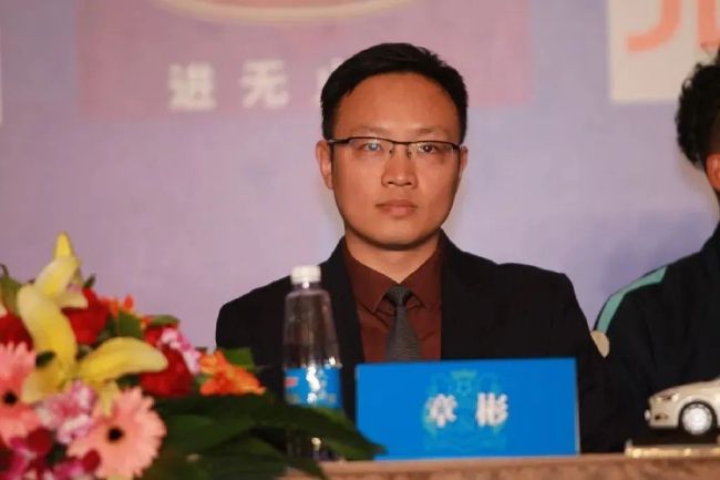隐藏的葡萄粒乳